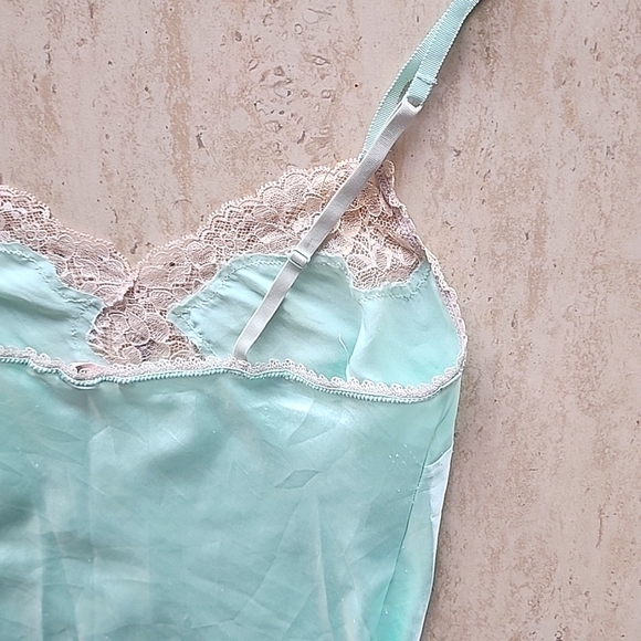 Victoria Secret Cliche - Picture 8 of 10